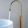 Vòi Nước Bồn Rửa Mặt Lavabo Cao Cấp V-5800V - Kiệt Tác Đồng Nguyên Khối Cho Phòng Tắm Đẳng Cấp