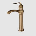 Vòi nước bồn rửa mặt chậu cao V-5915N đúc đồng nguyên khối, mang nét hoài cổ sang trọng.